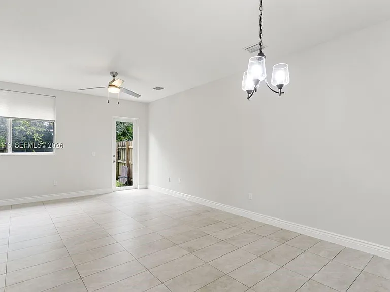 1110 NE 1st Ave #1110 — Photo 7
