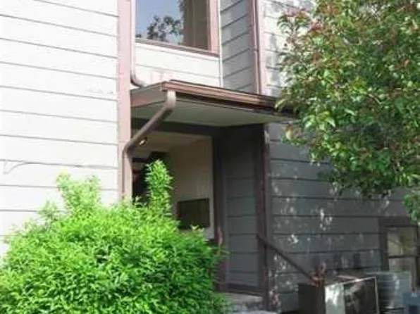 1318 Westbrooke St, Lawrence, KS 66049
