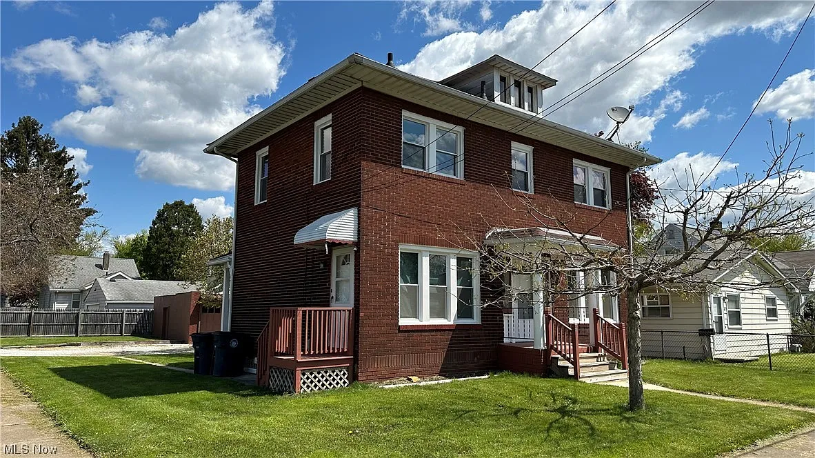 861 Wyley Ave photo 1