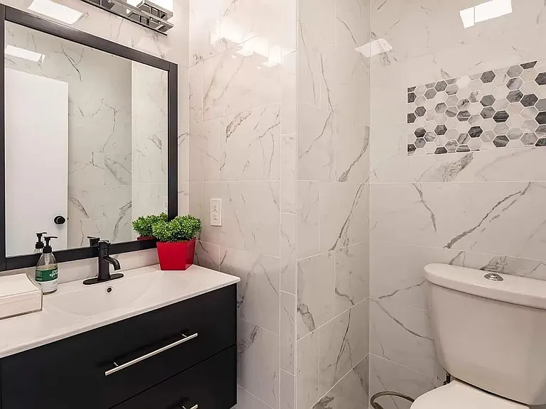 38 Devonshire Ave #8 — Photo 4