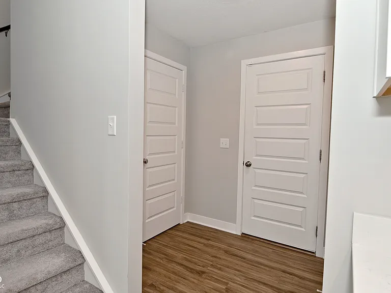 1964 Rowena Ln — Photo 22