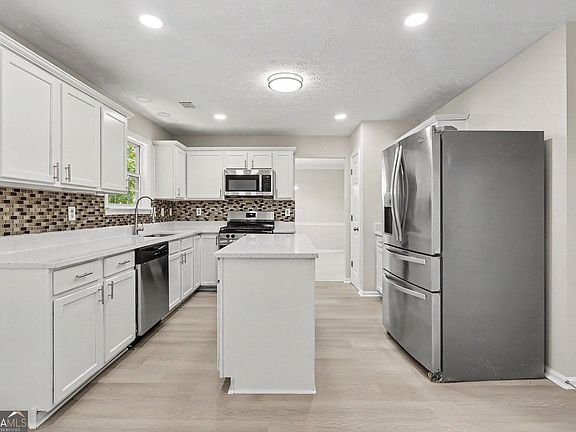 4th image of 1128 Mitford Ln