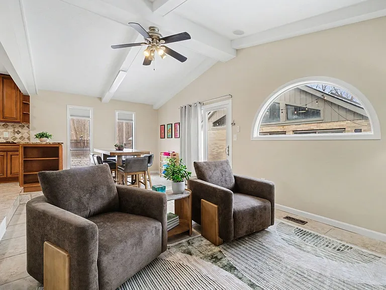 4289 Pinetree Ln — Photo 9