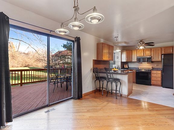 4th image of 313 Carriage Way
