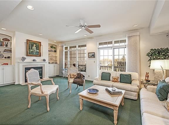 3rd image of 122 Doral Greens Dr W