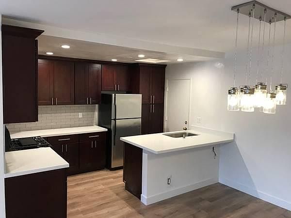1st image of 303-860 Wooster St #303