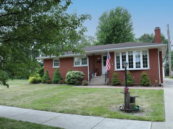 9626 Delaware Pl, Highland, IN 46322