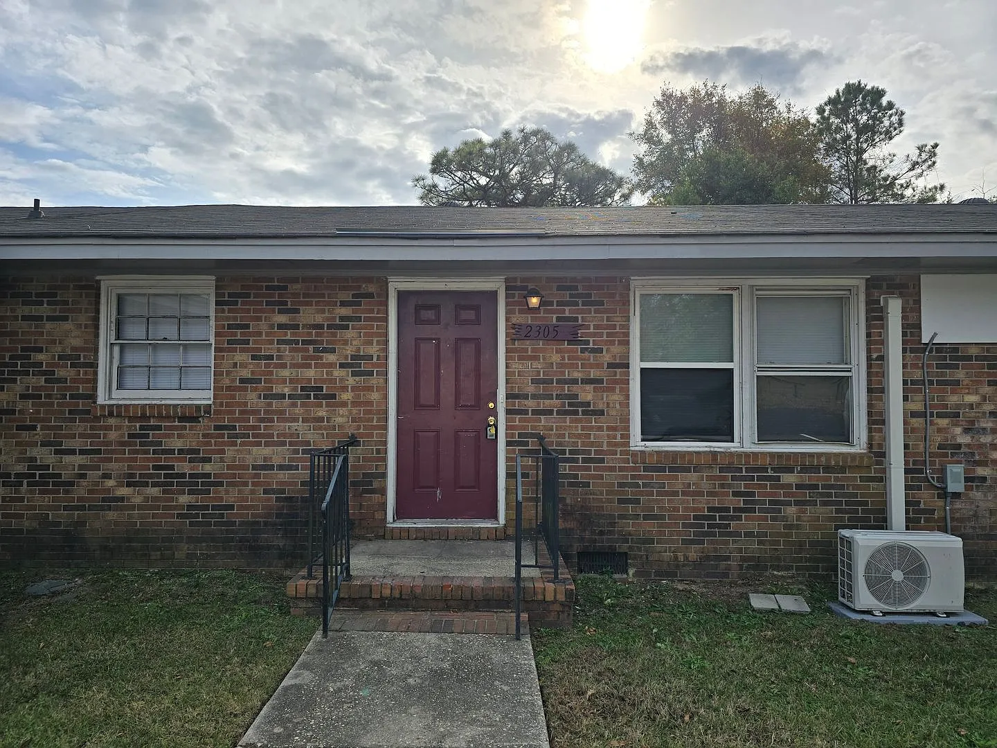 2305-B Emily ~ Broad Acres ~ 2 Weeks Free! — Photo 2