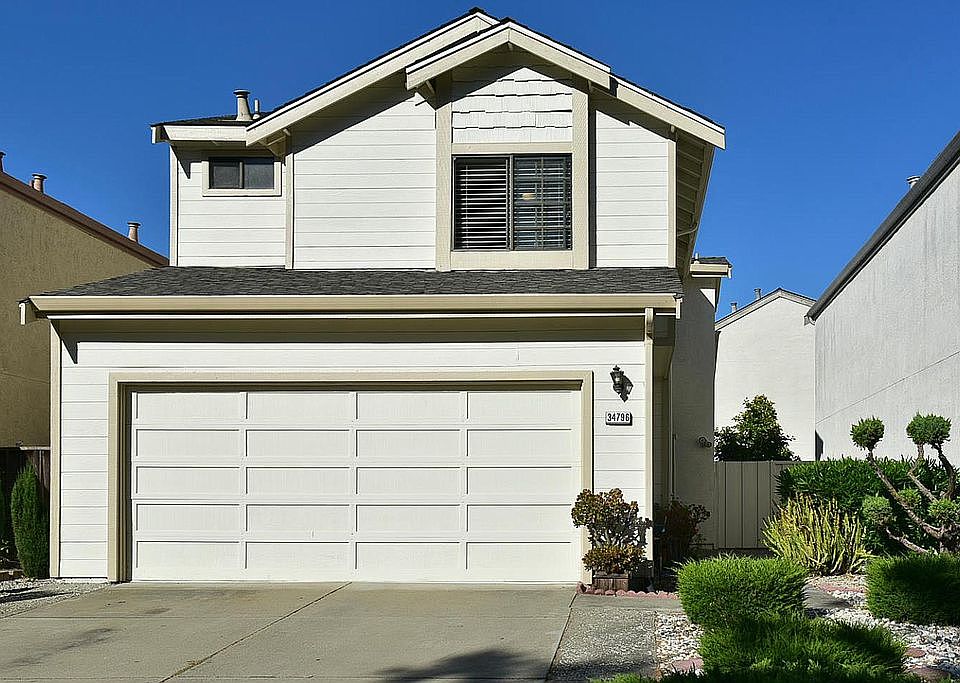 1st image of 34796 Siward Dr