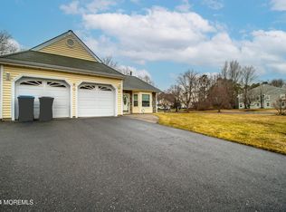 1 Bridle Path, Tinton Falls, NJ