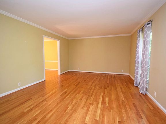 5th image of 1110 Brayton Ave