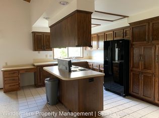 12399 Rainier Dr, Burlington, WA 98233