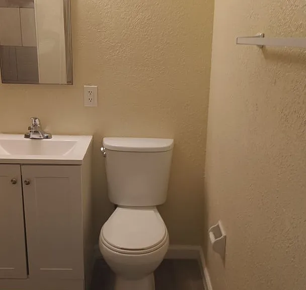 2507 Edison Ave #11 — Photo 15