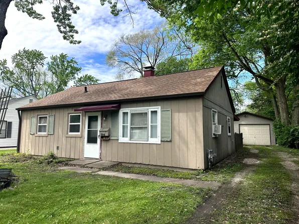 914 Fairlawn Dr, Urbana, IL 61801