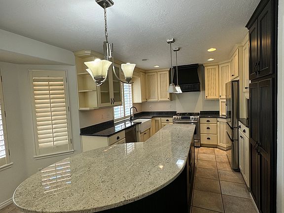 4th image of 910 E Michael Mills Pl