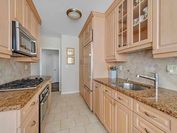 3rd image of 270-10 Grand Central Pkwy APT 1N