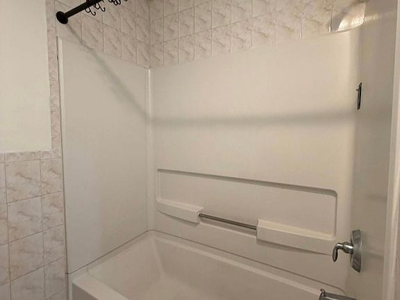 2nd image of 177 W 48th St APT 4