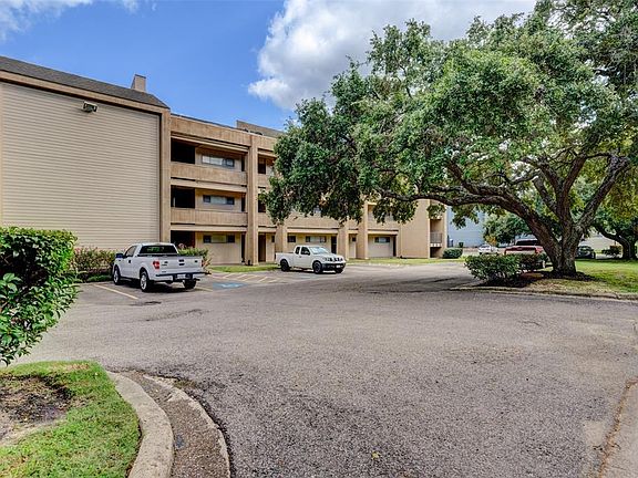4th image of 12600 Melville Drive #124B