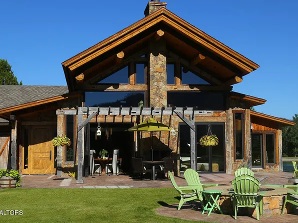 592 Airport Dr #7, Alpine, WY 83128