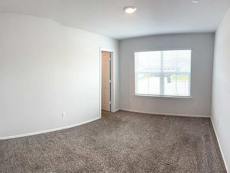 7307 Gilbert Dr — Photo 16