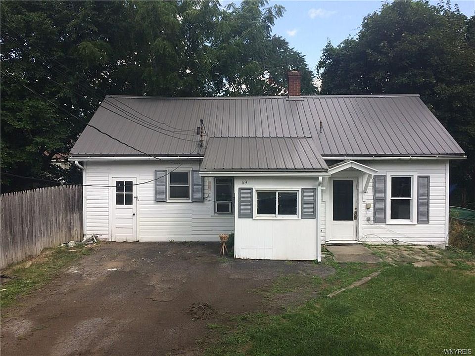 2nd image of 119 S 8th St