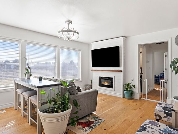 2nd image of 471 Gibson Rd