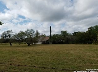 16380 Mergele Rd, Saint Hedwig, TX 78152