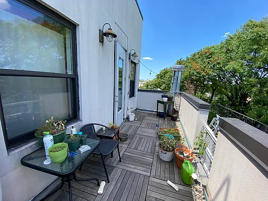 Rented by Premier Metro Realty Corp | media 25