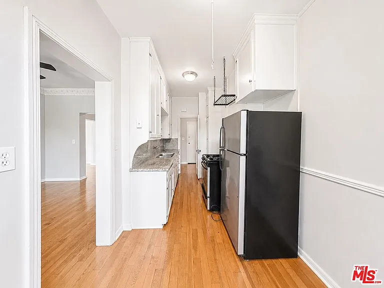 1314 N Hayworth Ave #303 — Photo 12