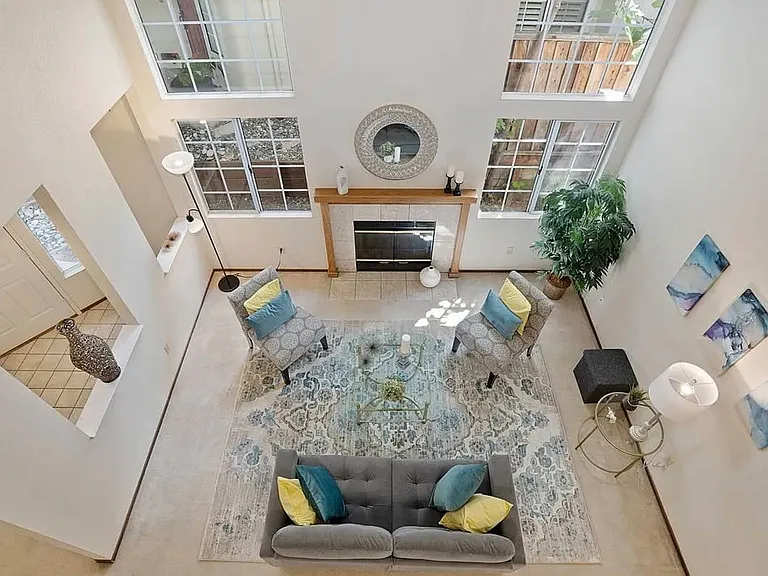 1058 Deer Oak Pl — Photo 3