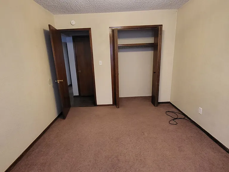 921 Callie Ave — Photo 7