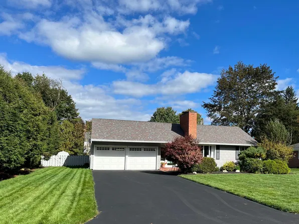 105 Coolidge Ave, Queensbury, NY 12804