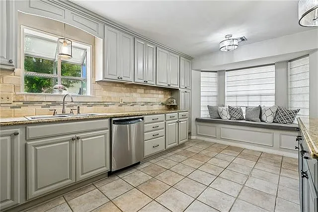 24 Myrtle Hill Dr — Photo 3