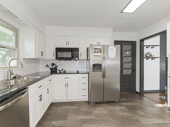 4th image of 7108 N Broadway St #18107466