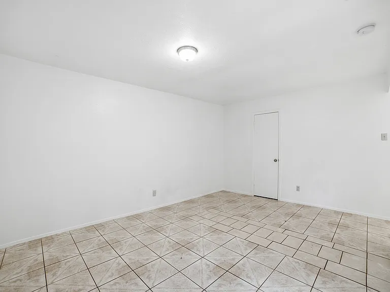 334 Valley Park Dr — Photo 11