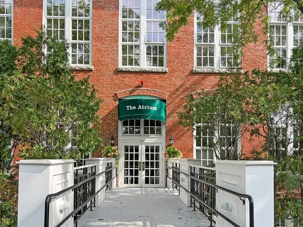 53 Warren St APT 116, Newburyport, MA 01950