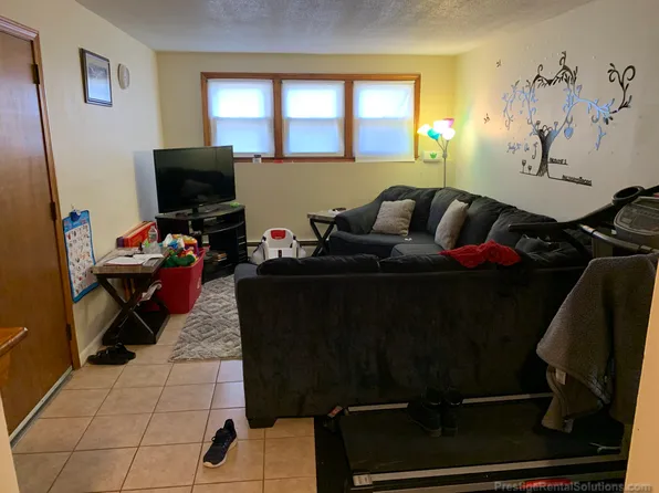 59 Manchester St APT 3, Leominster, MA 01453