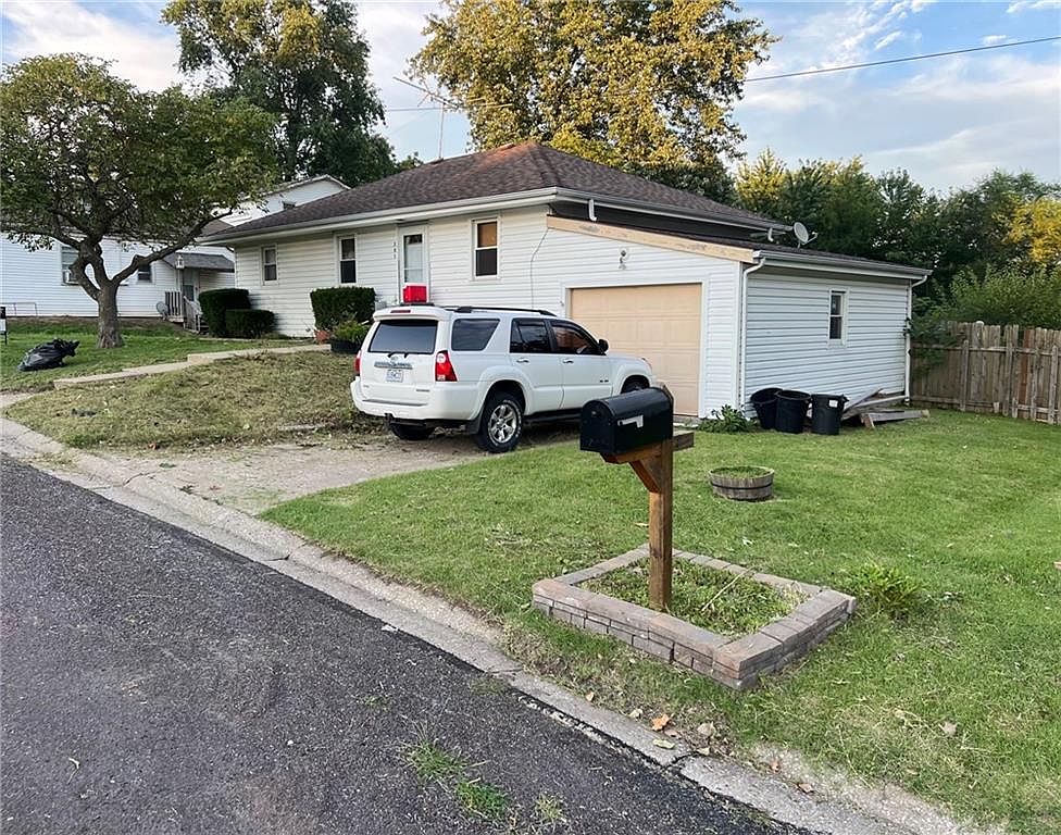 2911 Oak St, Higginsville, MO 64037 MLS 2448909 Zillow