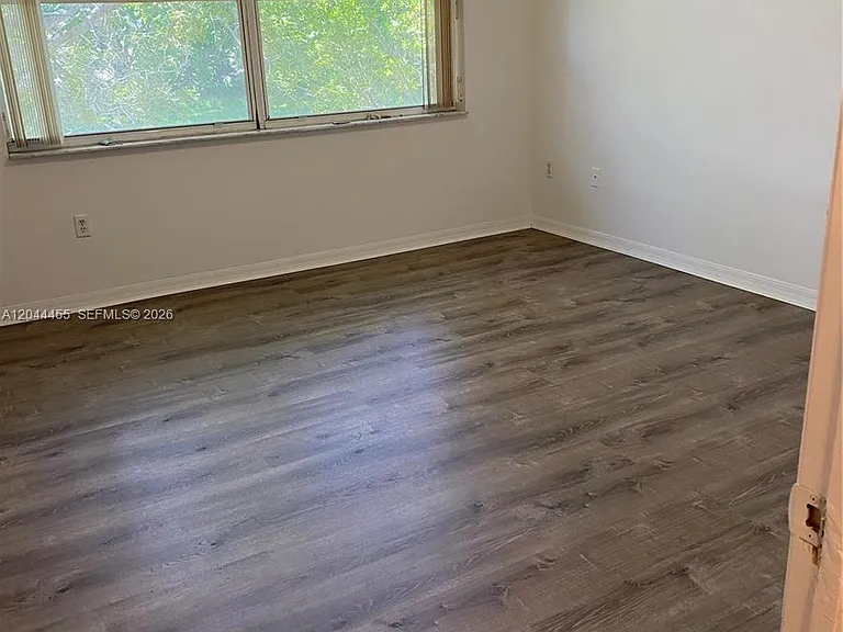 5028 SW 141st Ave #5028 — Photo 5