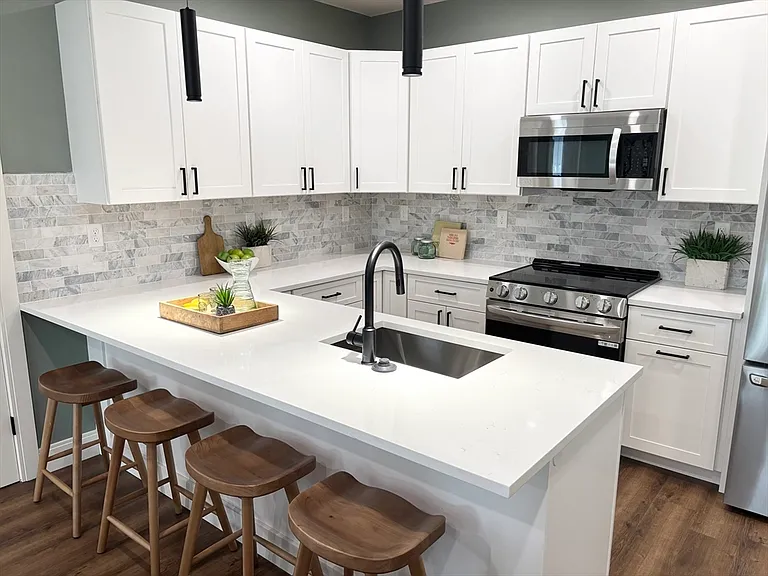 1391 Main St #300 — Photo 3