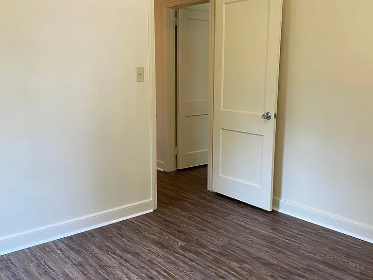 516 Williams St — Photo 8