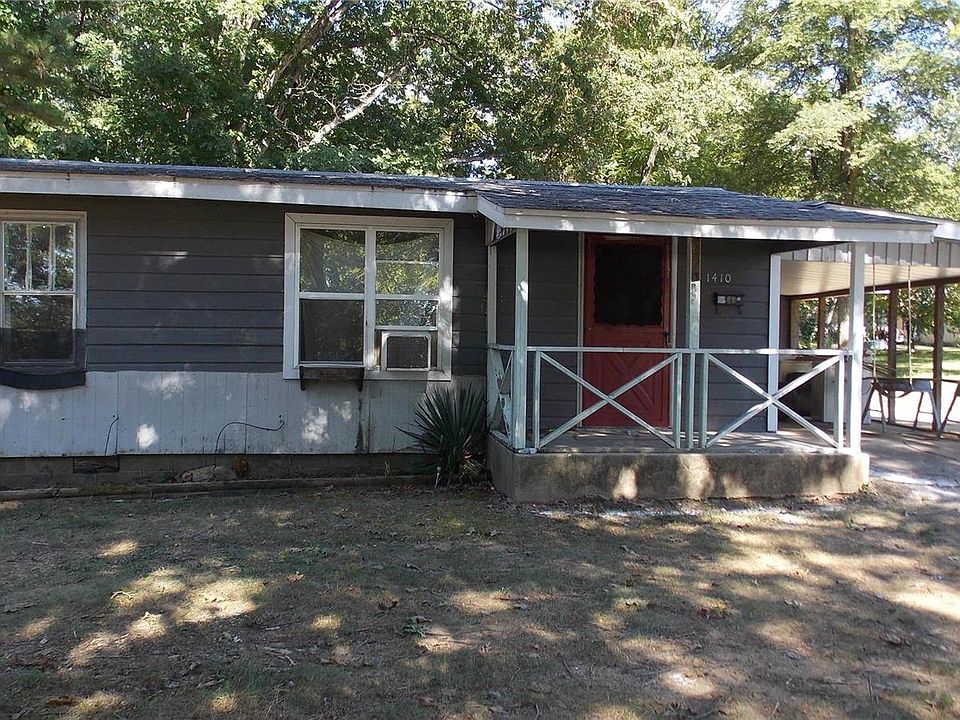 1st image of 1410 Oak Lane Dr