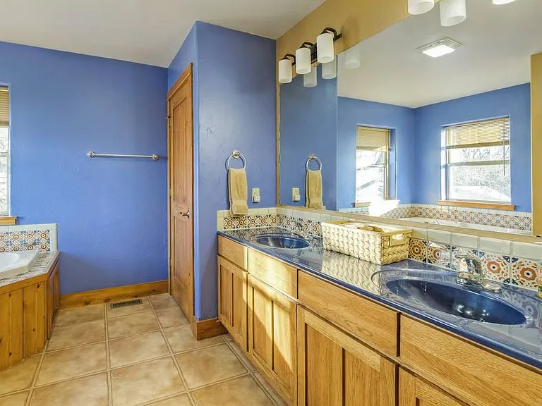 1822 Jefferson Ave — Photo 7