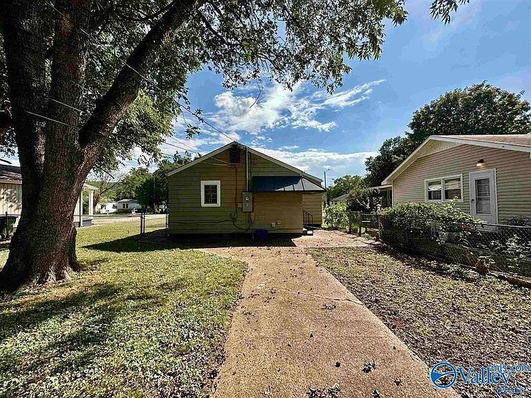 1529 McKinley Ave NE — Photo 15