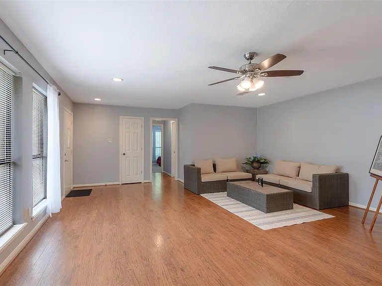 2232 Azalea Cir — Photo 14