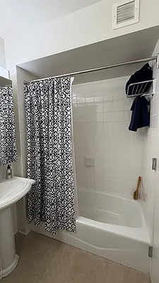 Bathroom, photo 1