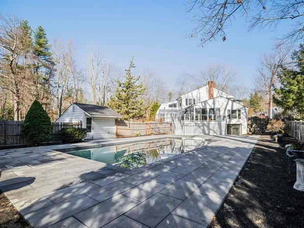 2 Driftwood Road, Derry, NH 03038