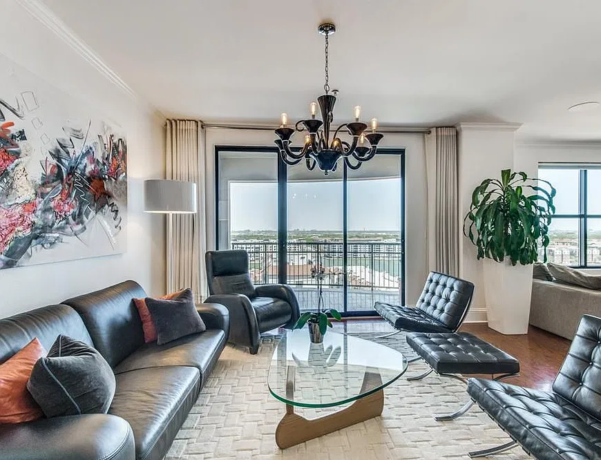 Apartment for Rent — Photo 2