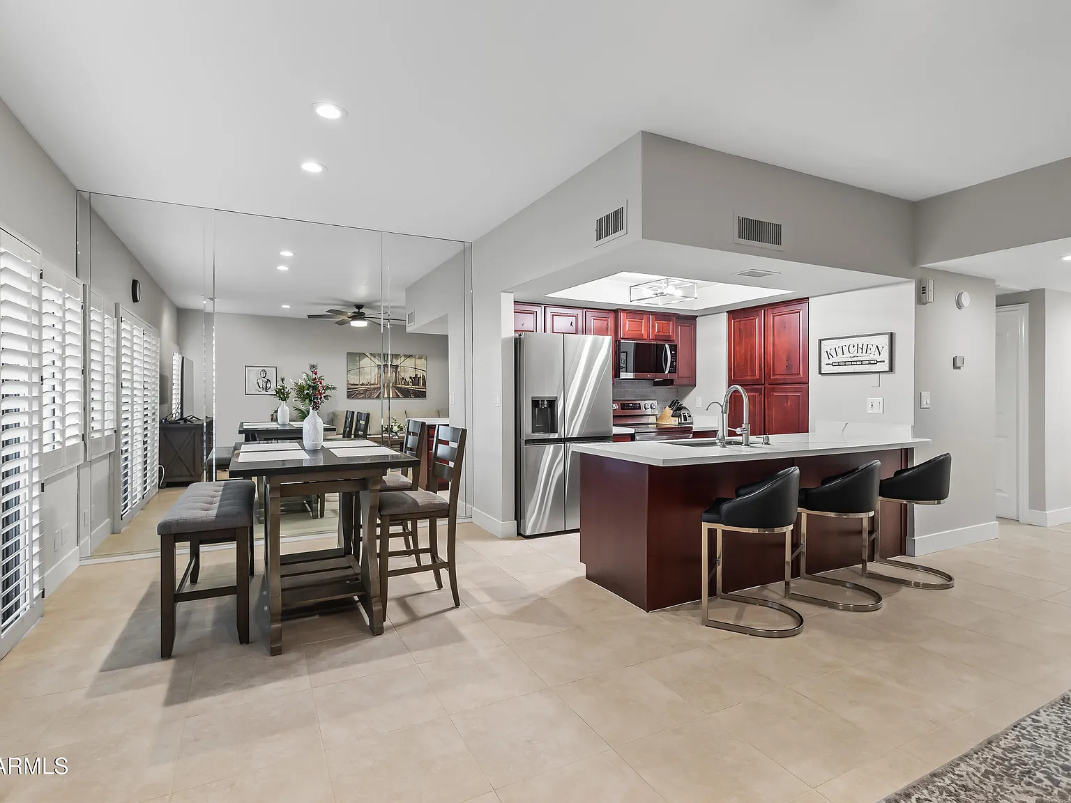 2 bed, 2.5 bath, 1371 sqft, $5,000 — Photo 3