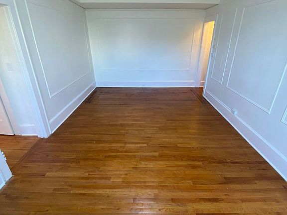 3rd image of 7 Saint Lukes Pl #11154922